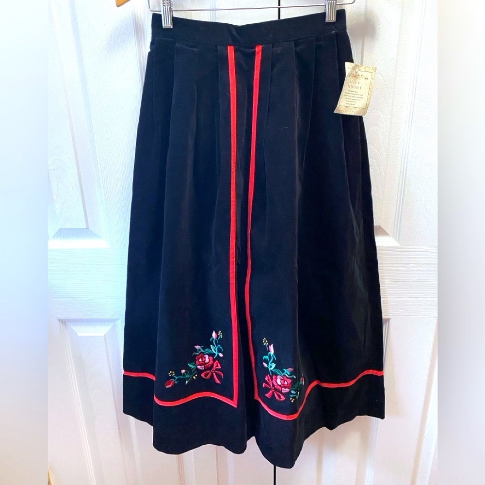 🆕 DEAD STOCK! VINTAGE SUSAN BRISTOL Black Velvet‎ Embroidered Maxi Skirt 6